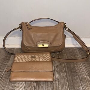 Y2K Coach shoulder crossbody leather bag & Wallets well loved lot